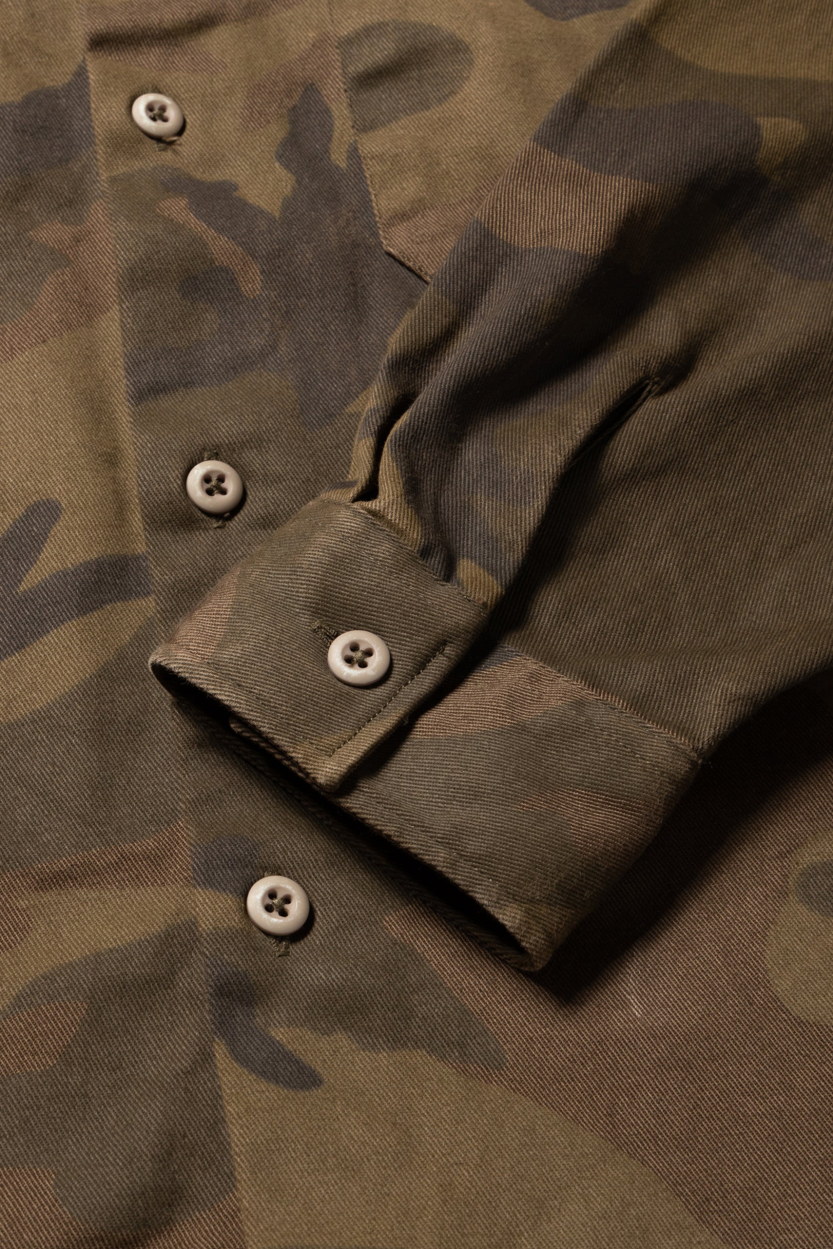 Load image into Gallery viewer, Camo LS Twill Shirt